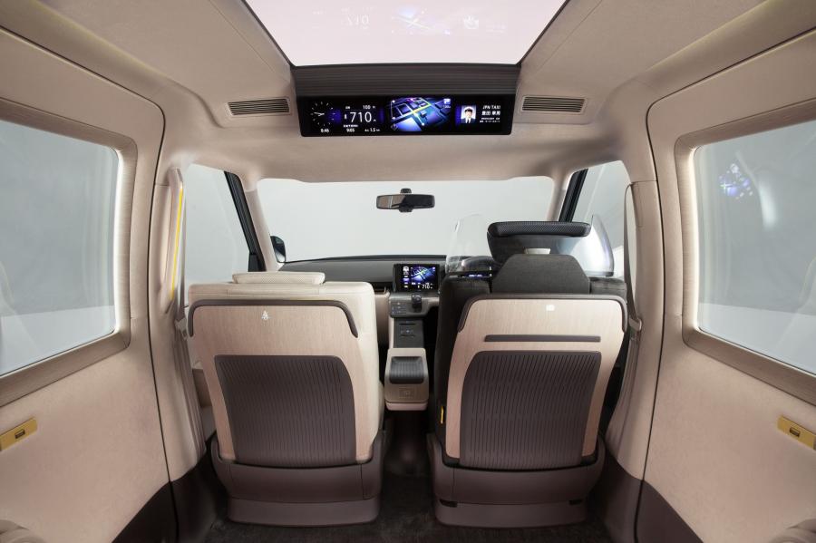  Toyota JPN Taxi Concept 2013 года  (фото 9 из 37)